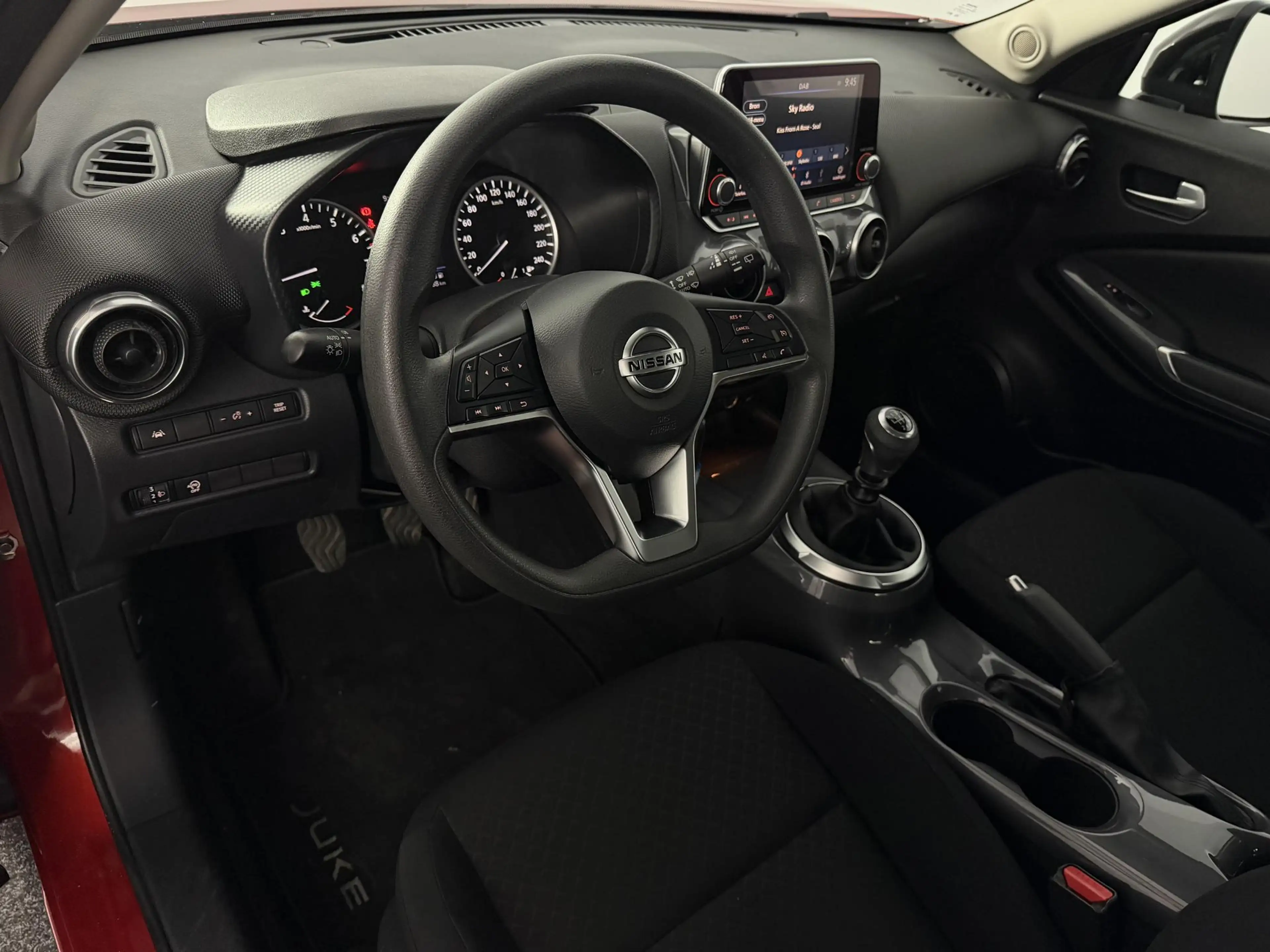 Nissan Juke 1.0 DIG-T Acenta — photo 20