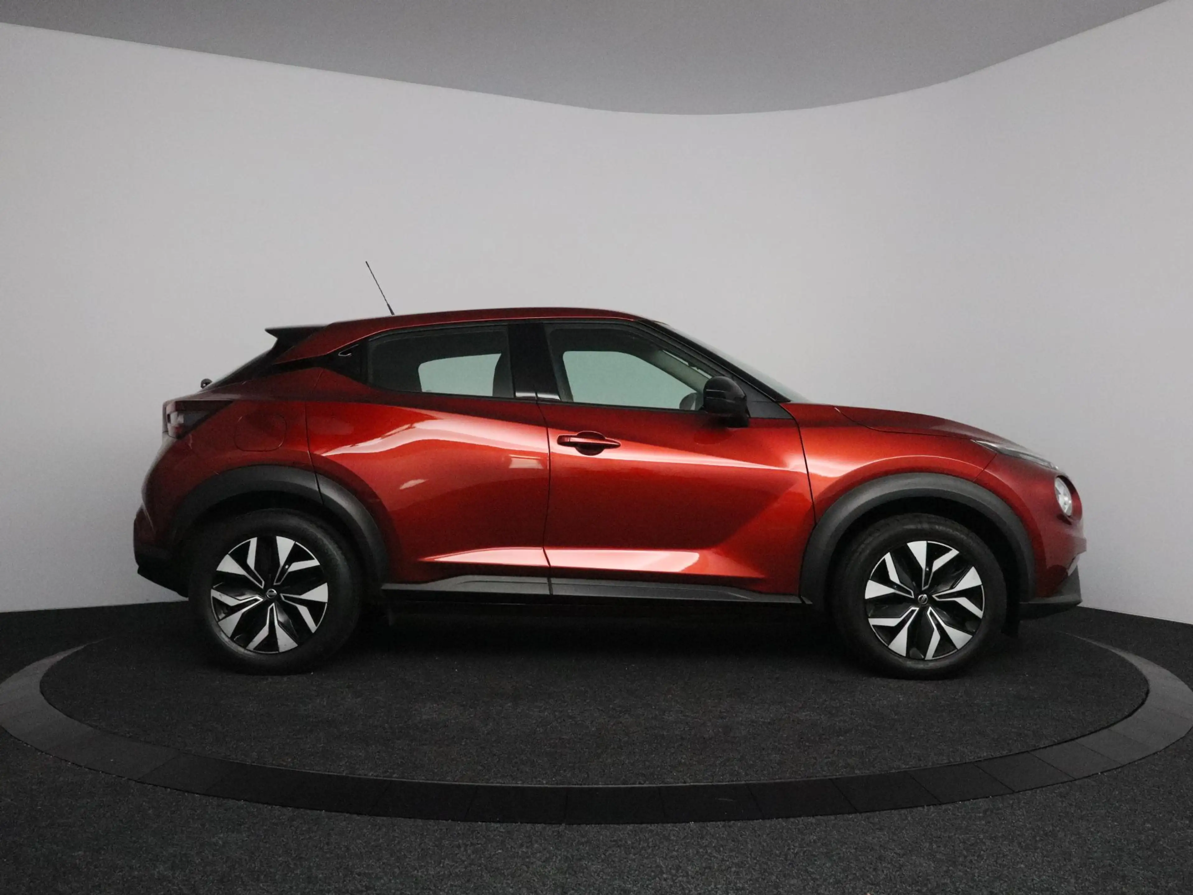 Nissan Juke 1.0 DIG-T Acenta — photo 9