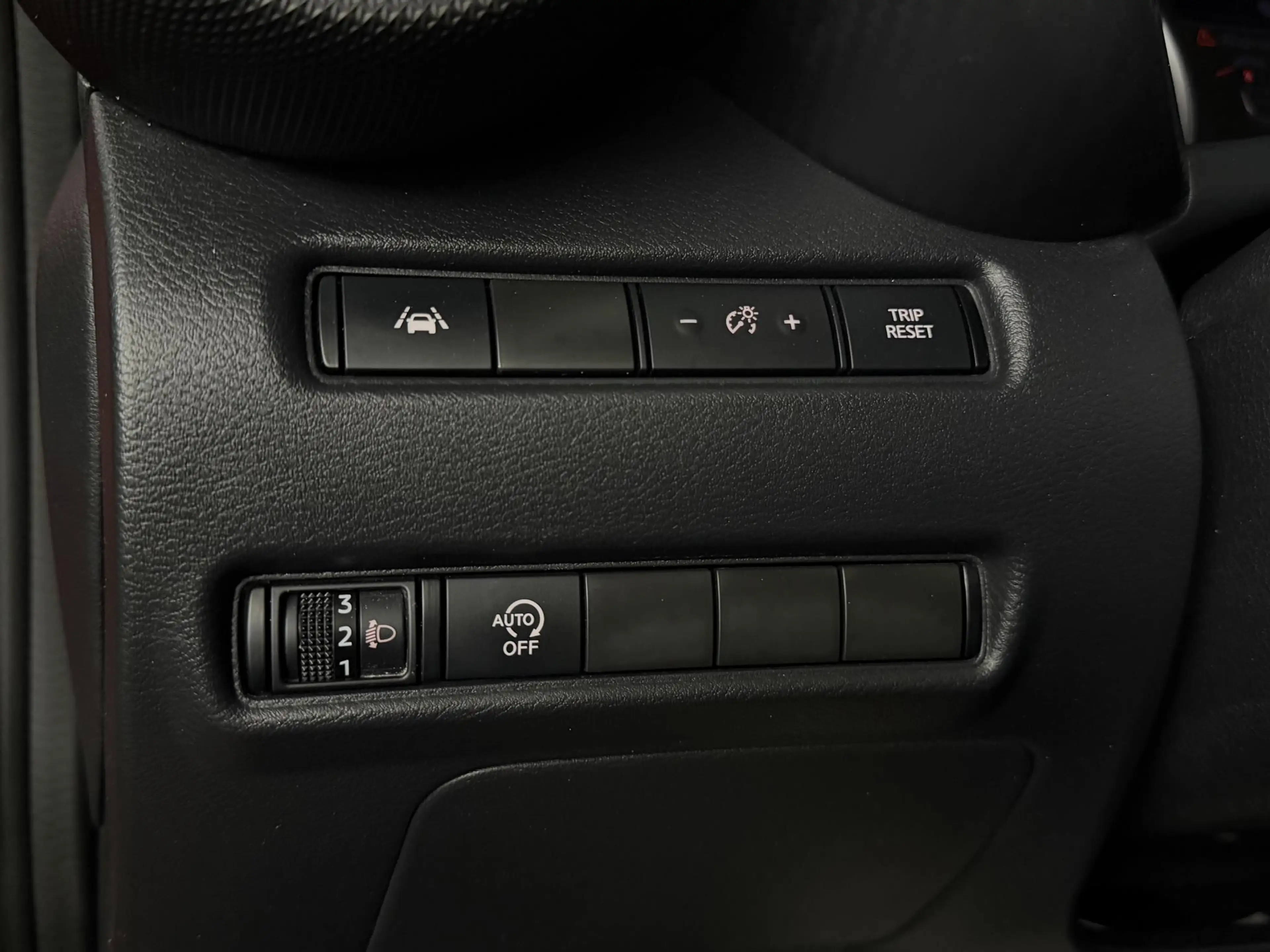 Nissan Juke 1.0 DIG-T Acenta — photo 18