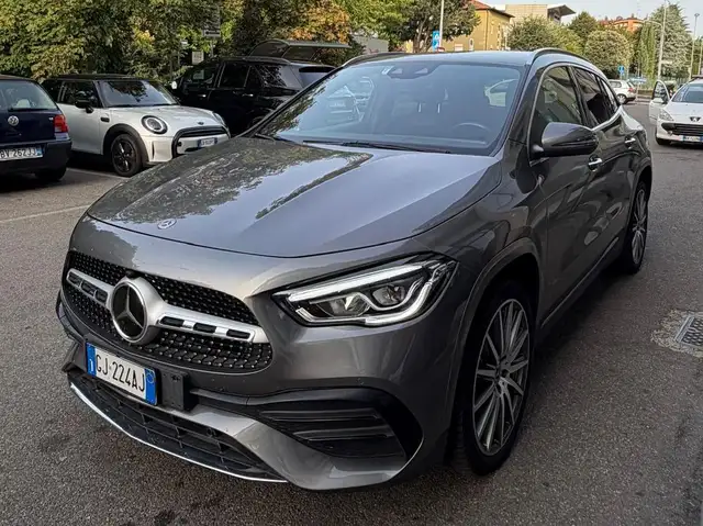 Mercedes-Benz GLA 250 GLA-H247 2020 e phev (eq-power) Premium auto