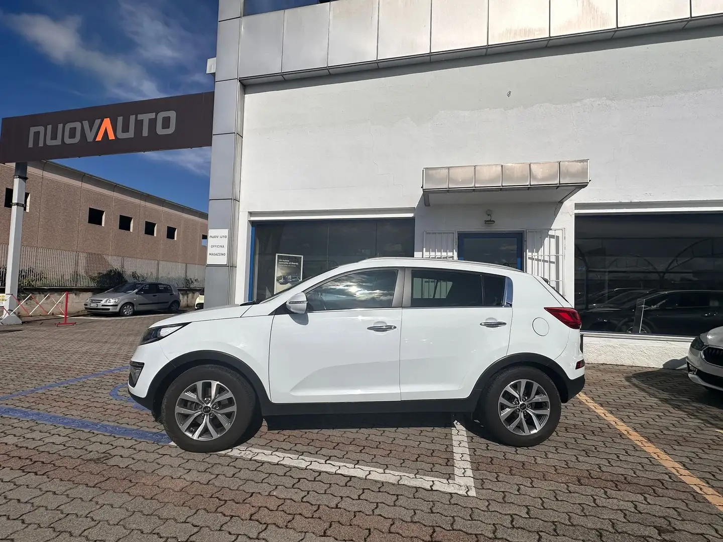Kia Sportage 1.6 Active 2wd eco Gpl Weiß - 2