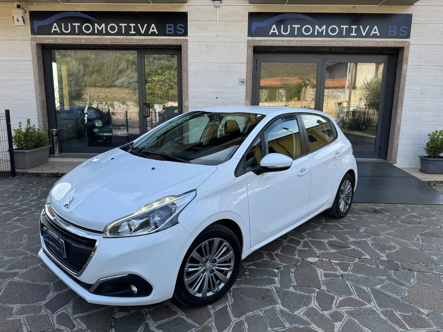 Peugeot 208 208 5p 1.2 puretech Active gpl 82cv PREZZO REALE Bianco - 1