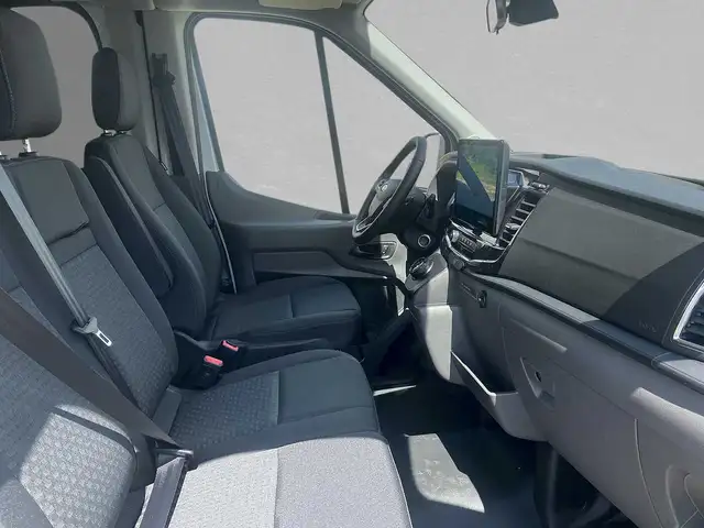 Ford Transit view 3