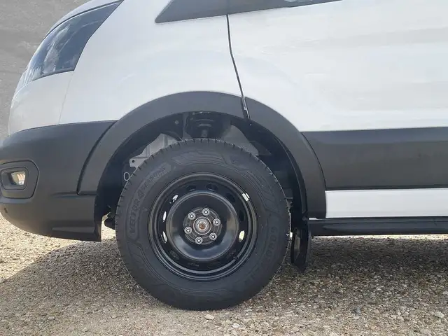 Ford Transit view 9