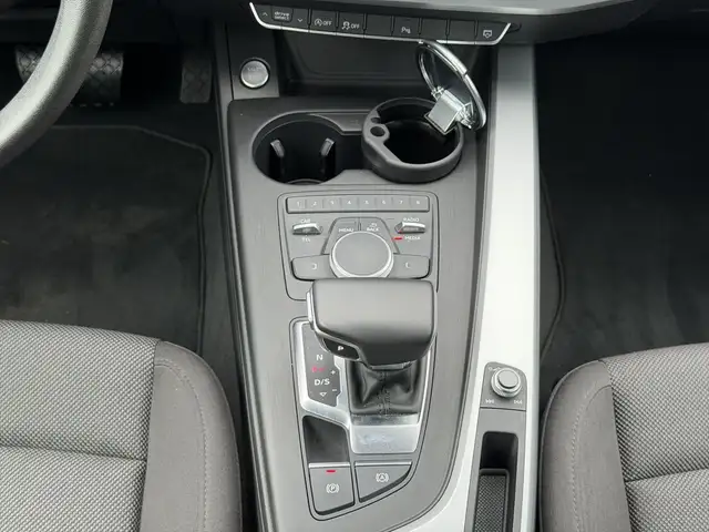 Audi A4 view 7