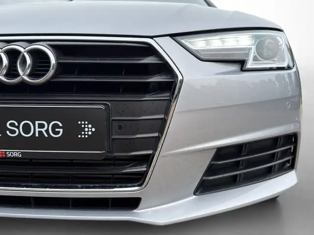 Audi A4 view 12