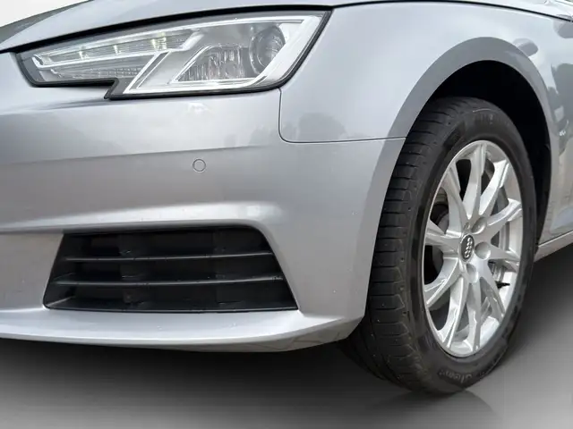Audi A4 view 13