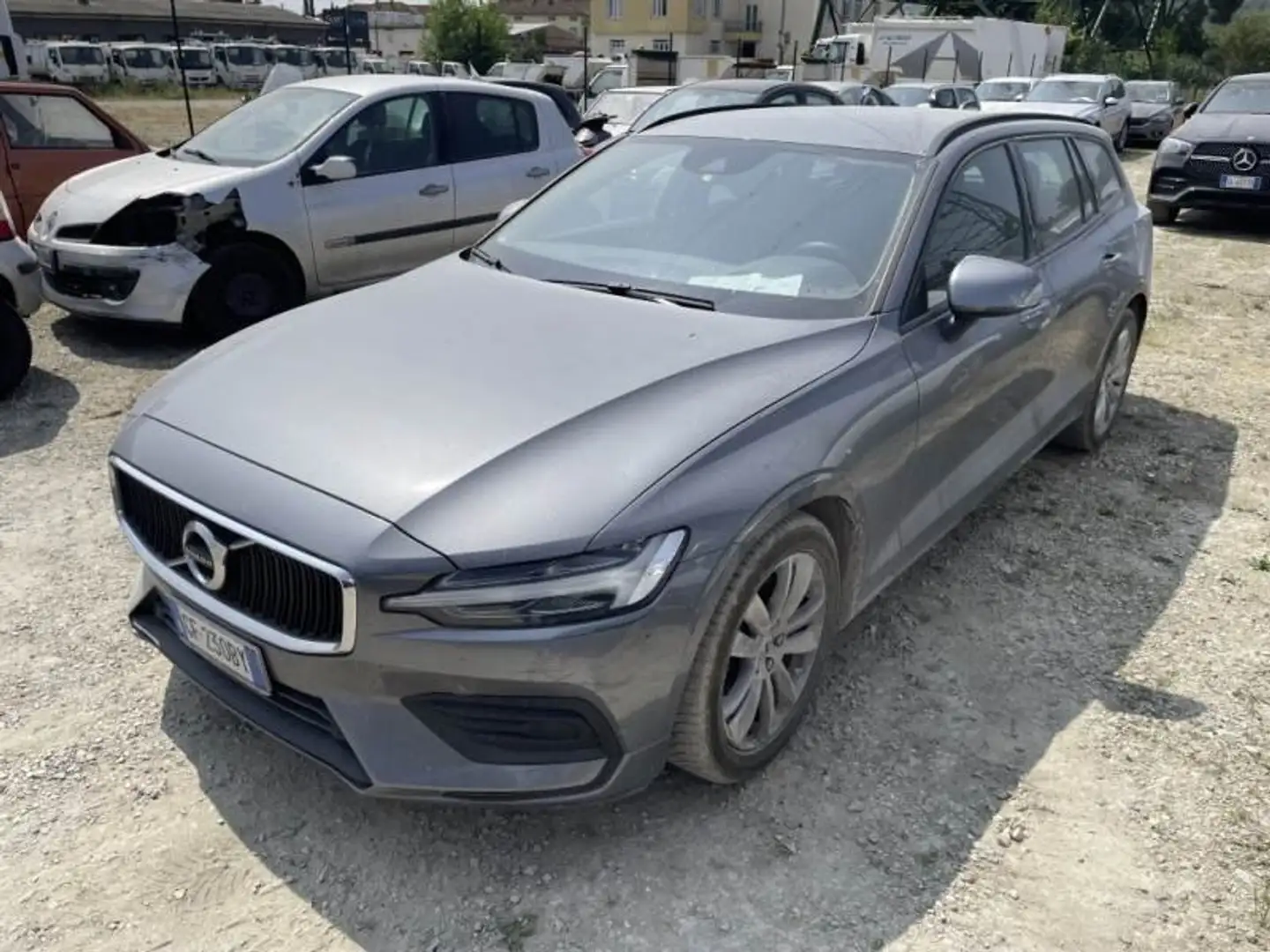 Volvo V60 V60 2.0 b4 Momentum Business auto - GF230BY Grigio - 2