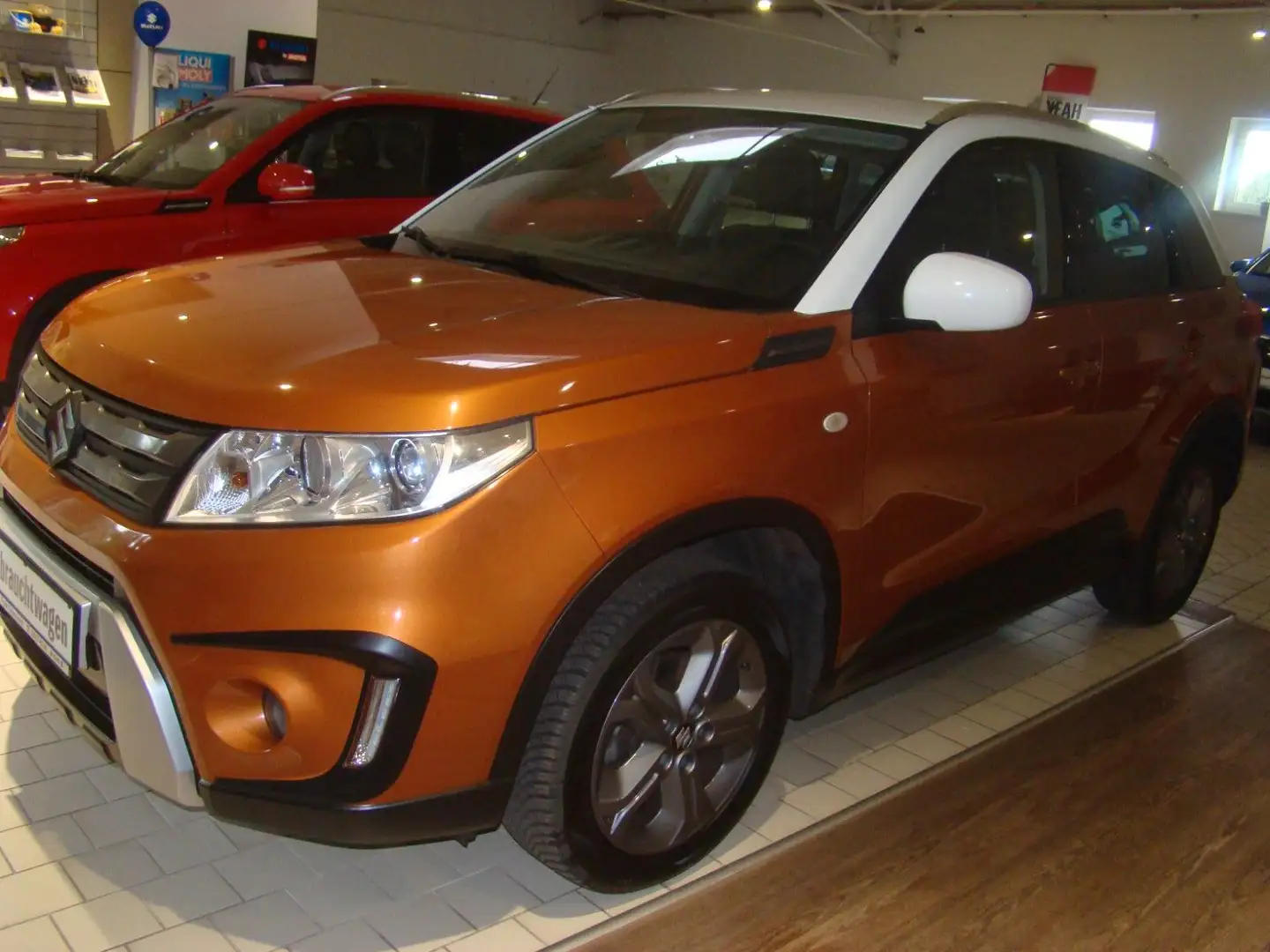 Suzuki Vitara 1.6 VVT Comfort 4x4, AW-Reifen, Navi, RFK Portocaliu - 1