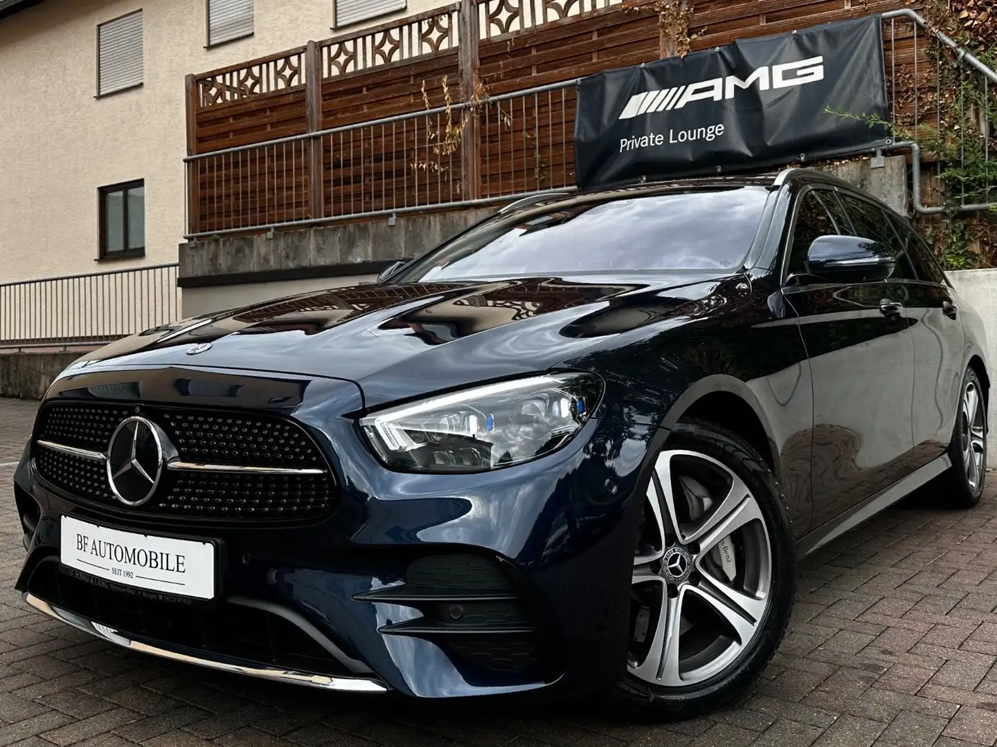 Mercedes-Benz E 450 4M AMG Sitzkl*Massage*AIRM*AHK*HUD*360° Bleu - 1