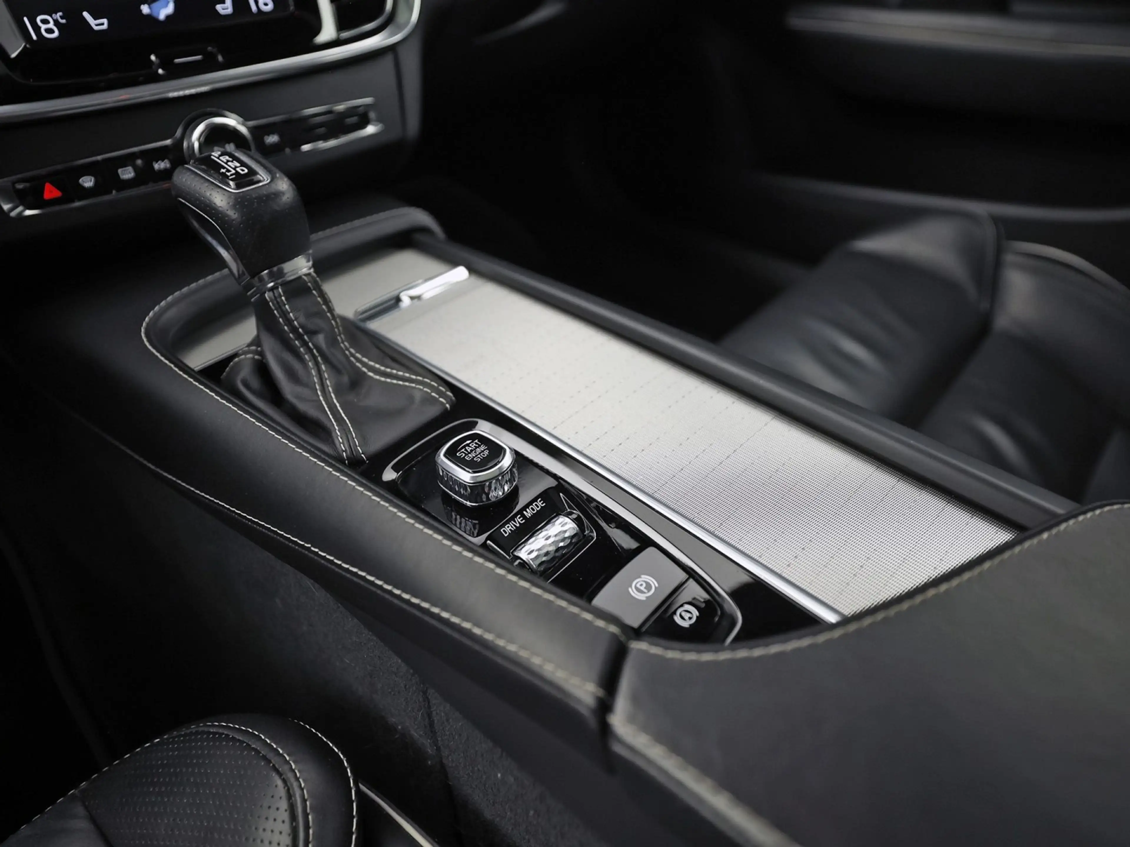 Volvo V90 2.0 T4 R-Design Automaat 190Pk (PANORAMADAK, HARMA — photo 13