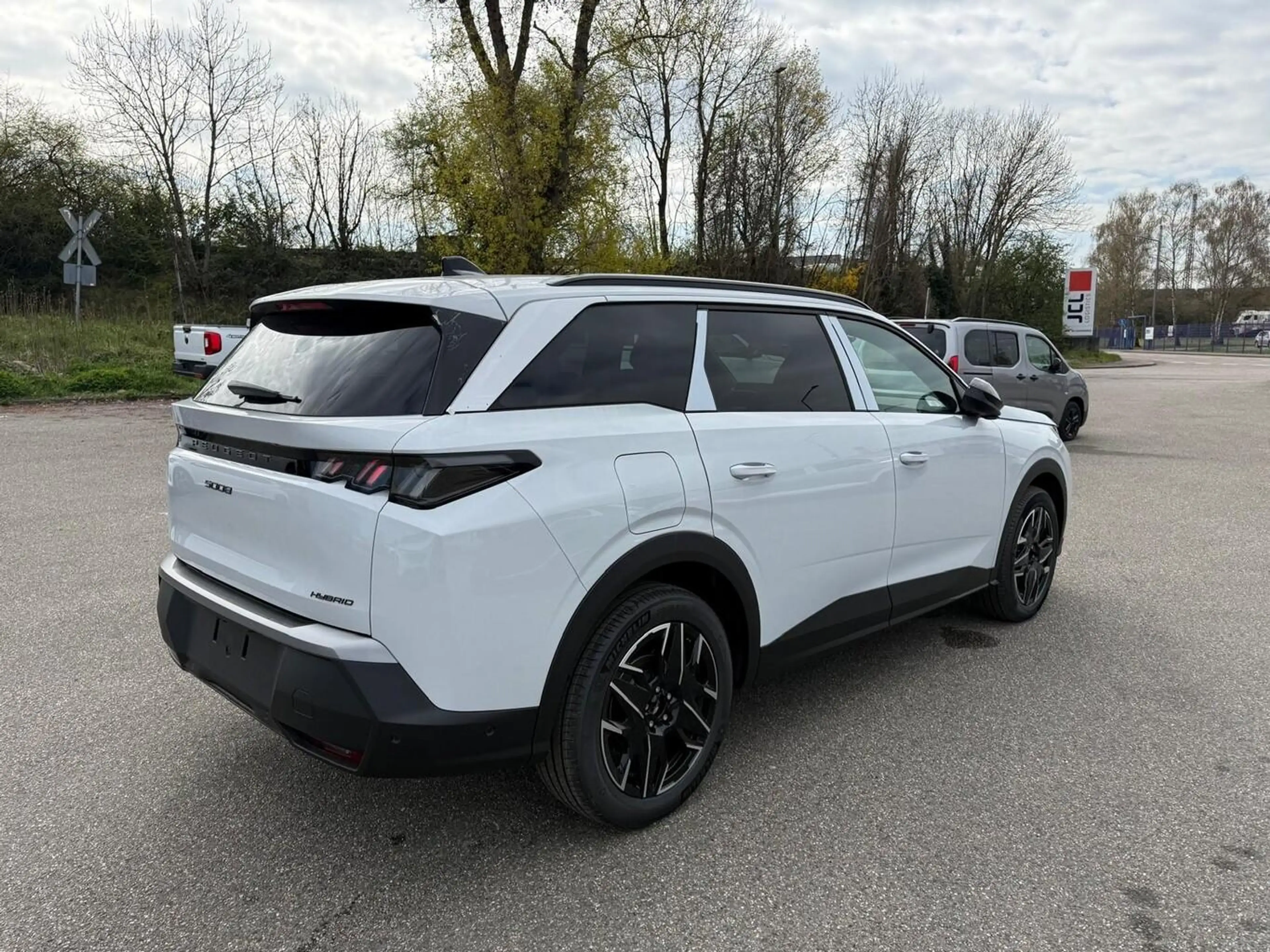 Peugeot 5008 Allure Hybrid 5-S SHZ 360° ACC 21"-HD 19Z 100 k... — photo 3