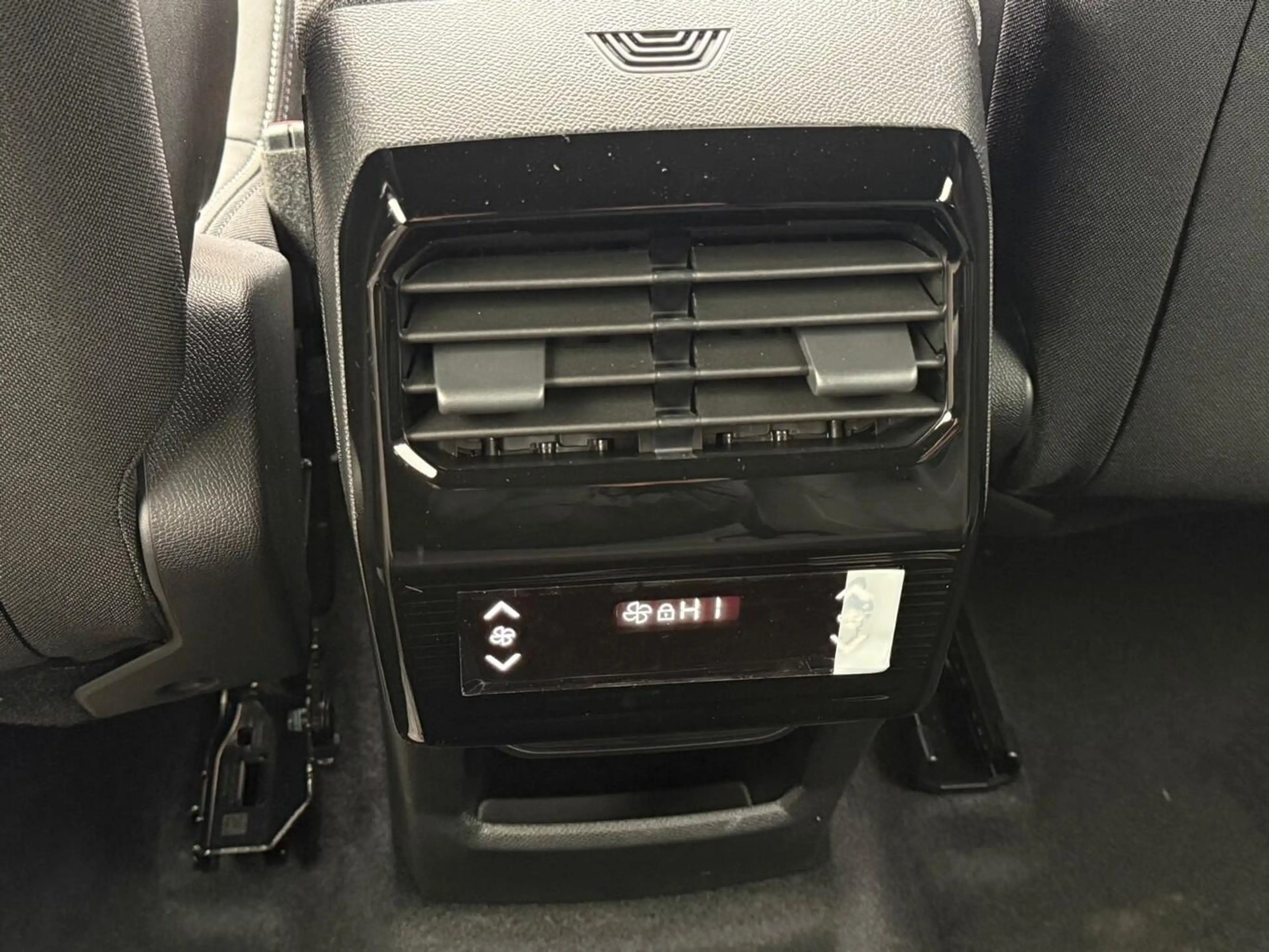 Peugeot 5008 Allure Hybrid 5-S SHZ 360° ACC 21"-HD 19Z 100 k... — photo 11