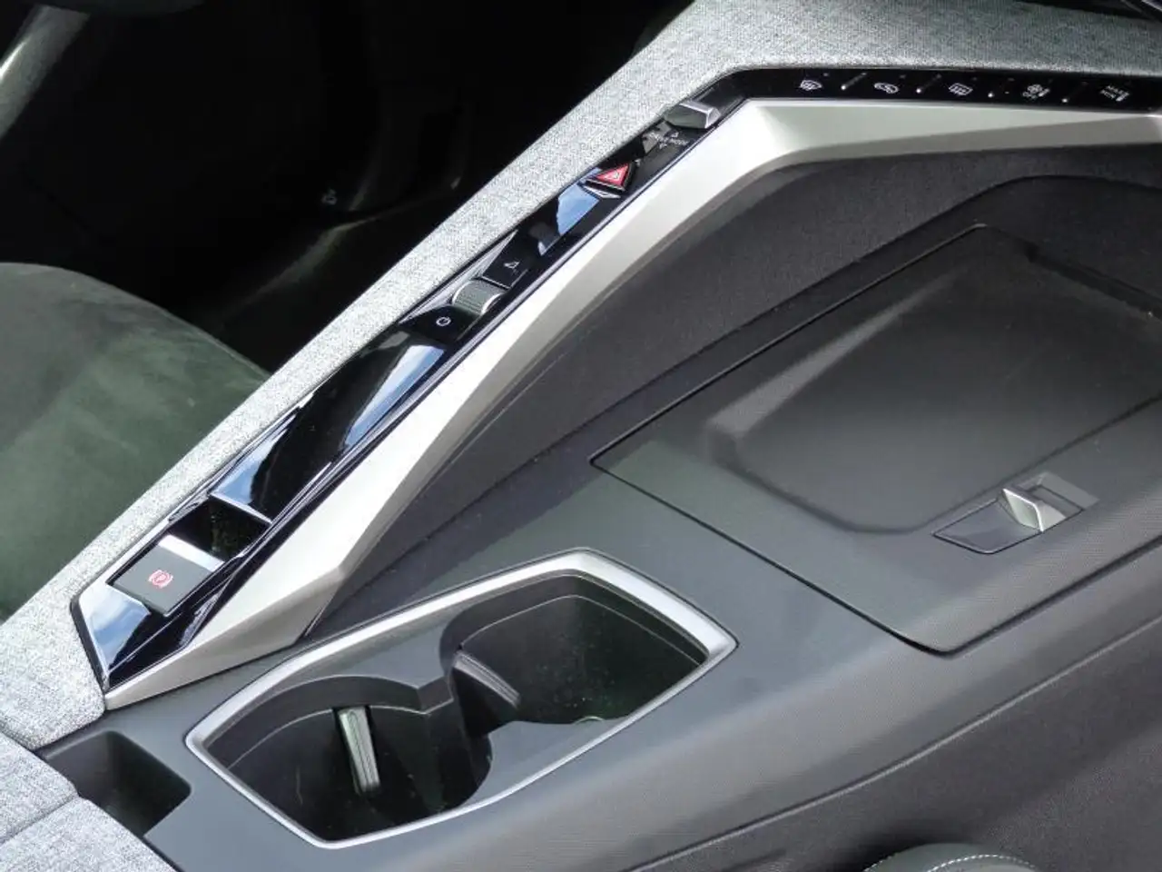 Peugeot 5008 2026 — фото 12
