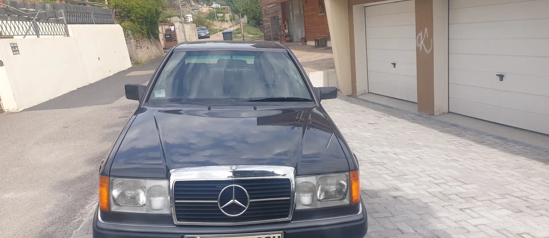 Mercedes-Benz E 300 Noir - 2
