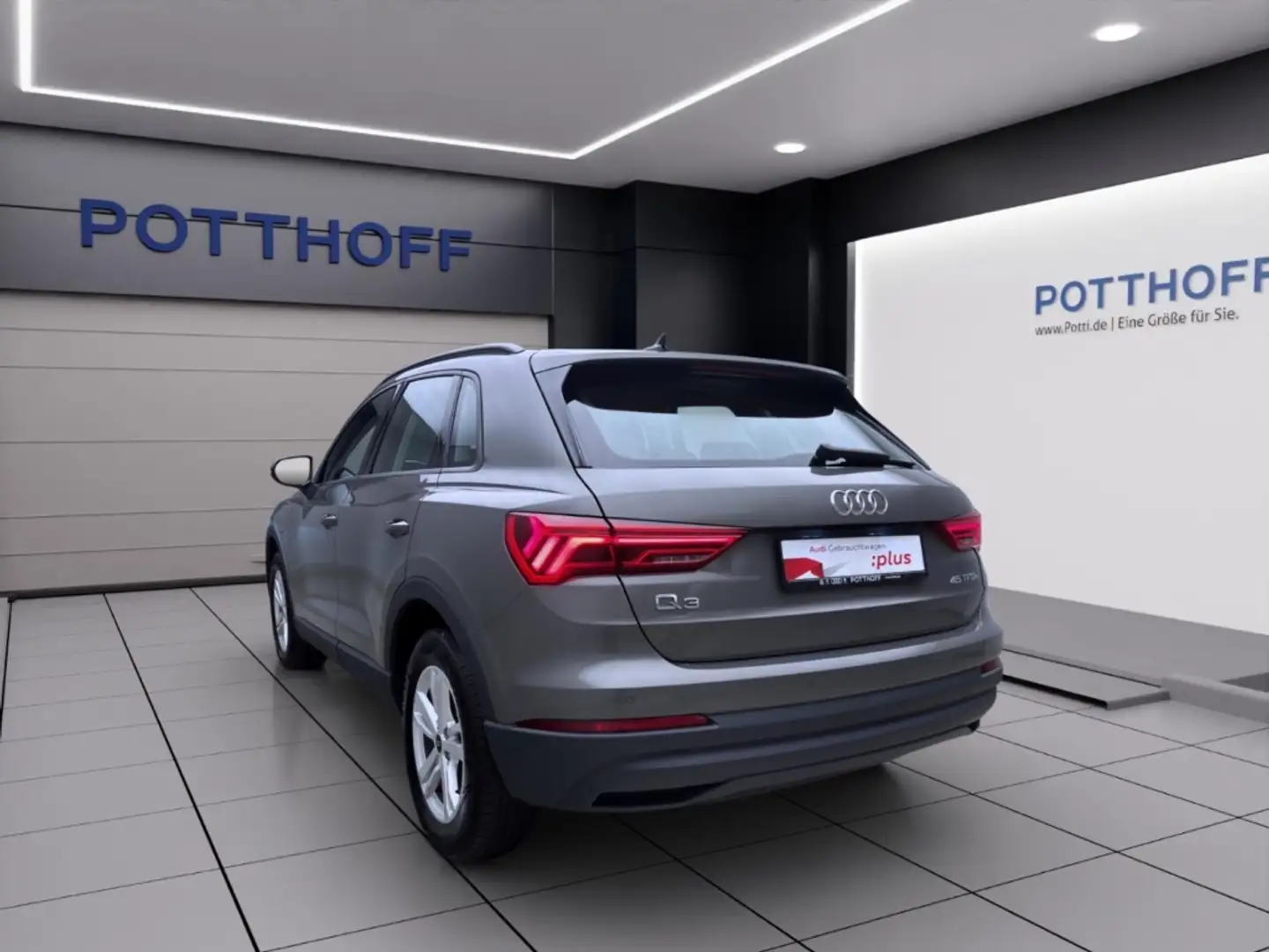 Audi Q3 45 TFSIe ADVANCED NAVI+ PDC SITZHZG KLIMA LED Grau - 2