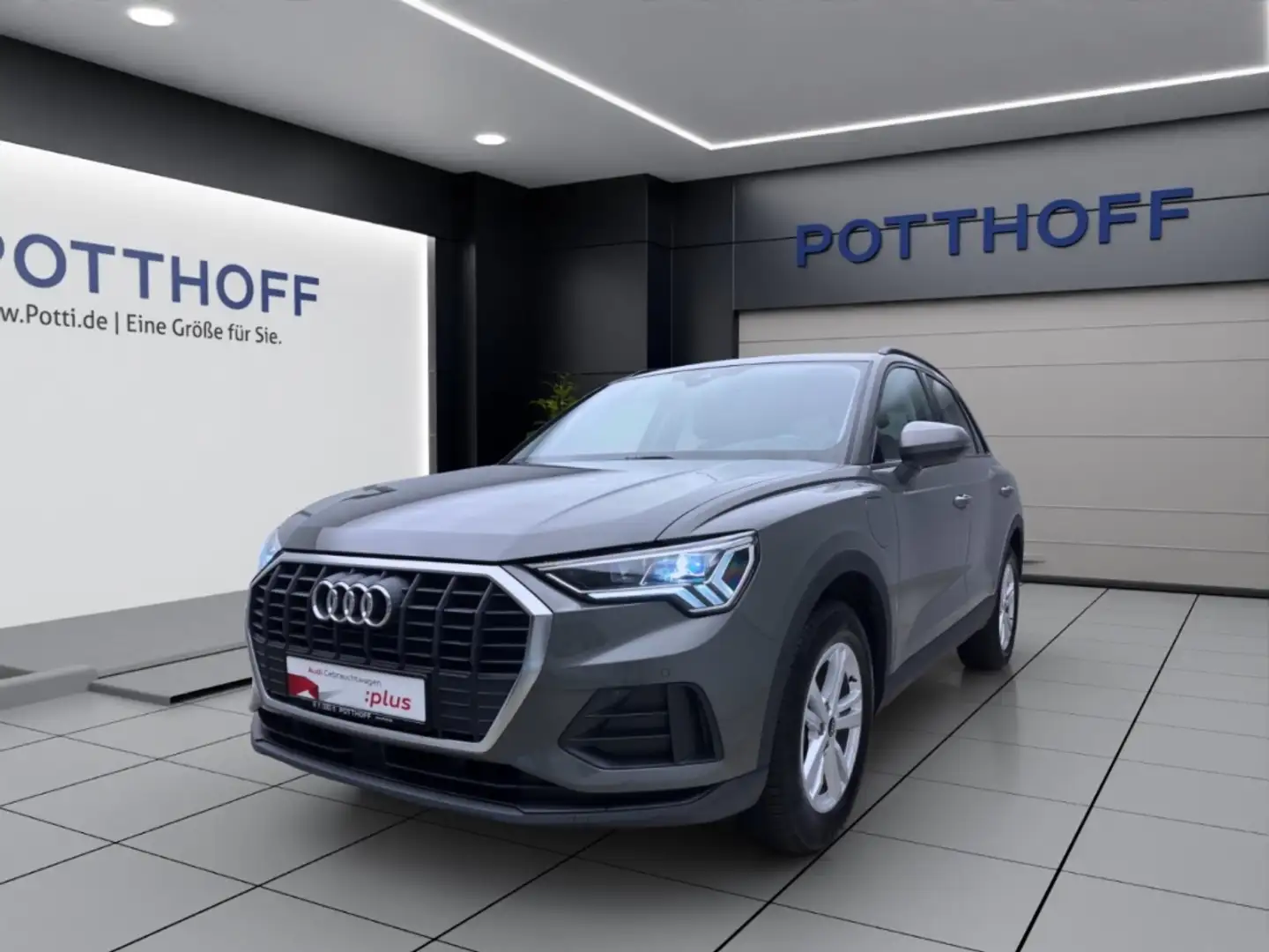 Audi Q3 45 TFSIe ADVANCED NAVI+ PDC SITZHZG KLIMA LED Grau - 1