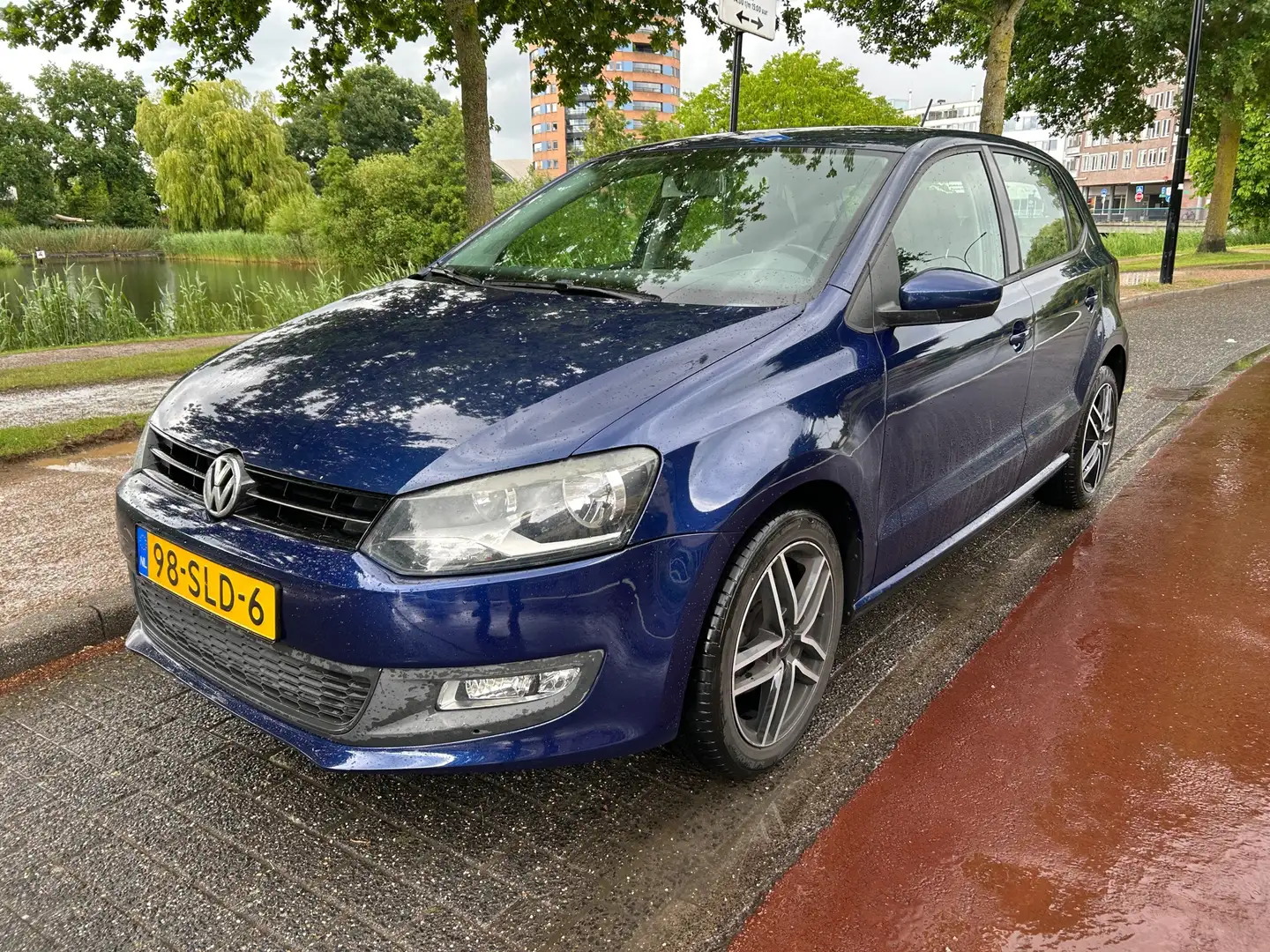 Volkswagen Polo 1.6 TDI BlueMotion Comfortline Azul - 1