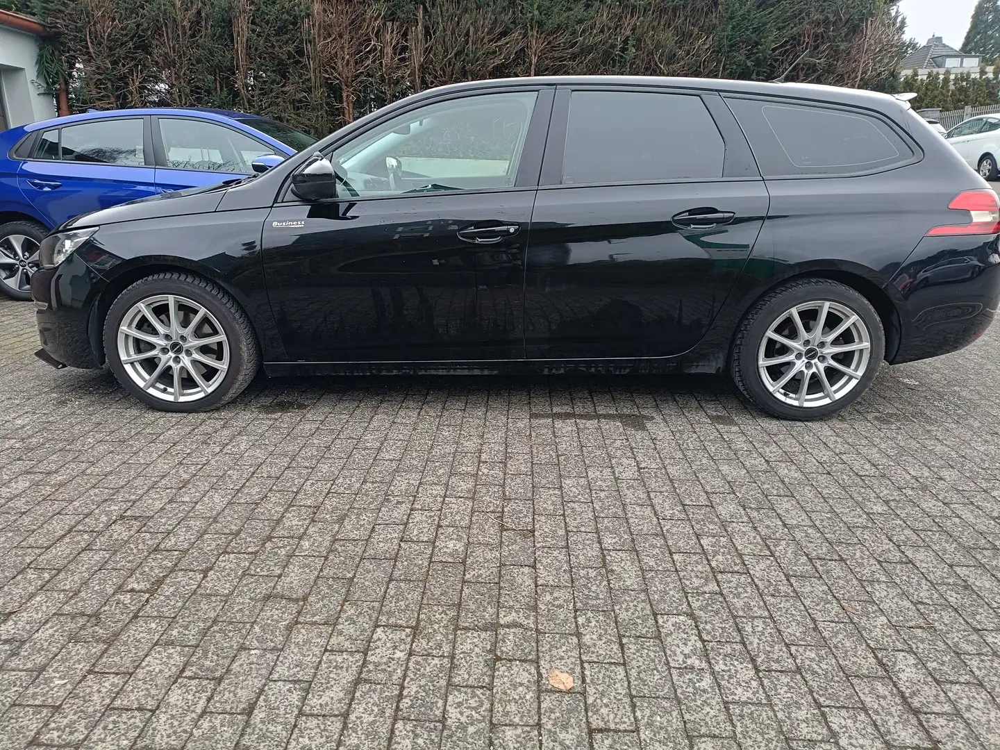 Peugeot 308 308 SW BlueHDi 150 Automatik Stop Schwarz - 2