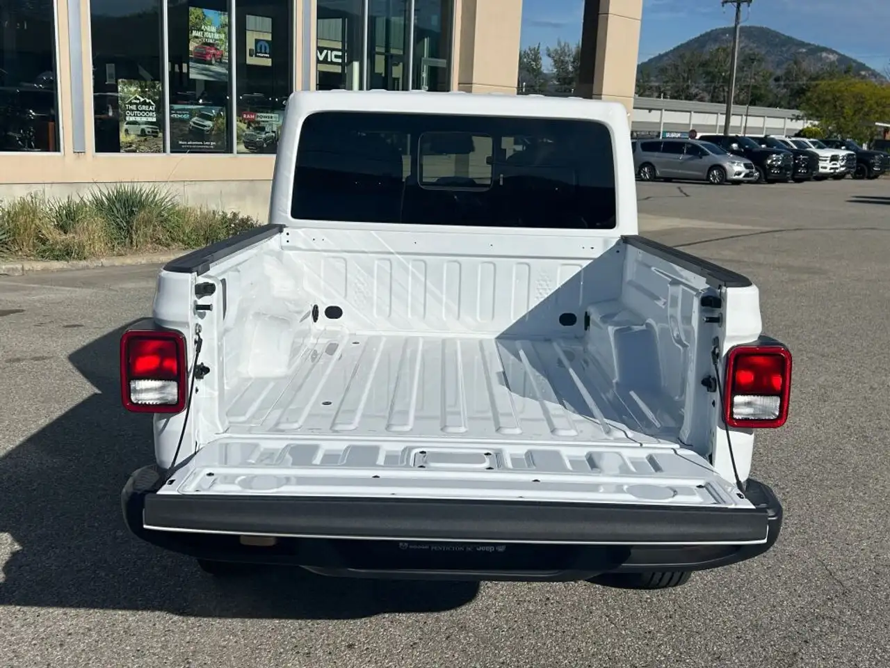 Jeep Gladiator снимка Jeep Gladiator