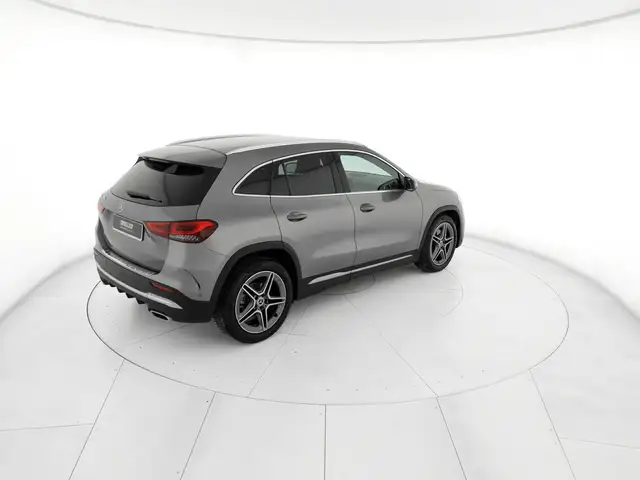 Mercedes-Benz Gla view 4