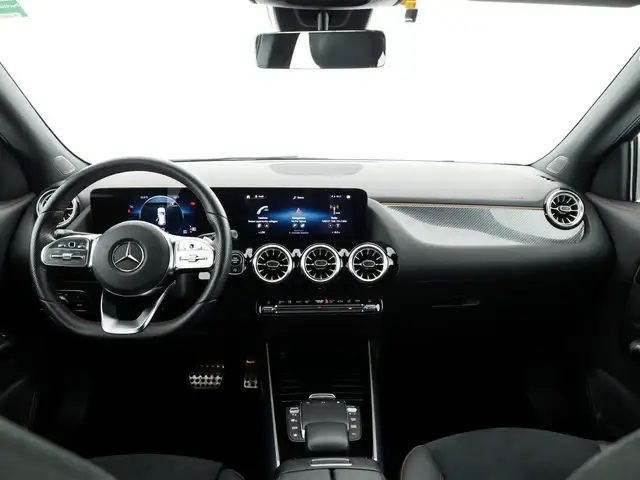 Mercedes-Benz Gla view 9