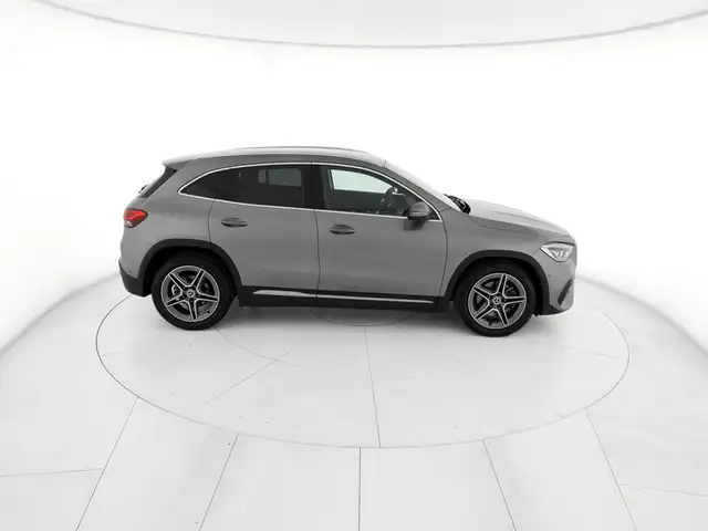 Mercedes-Benz Gla view 5
