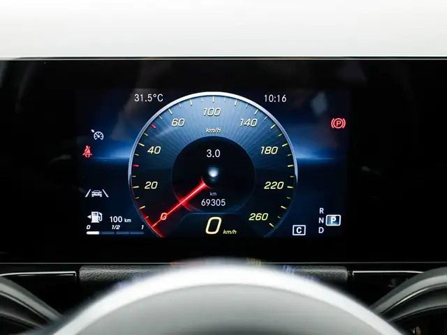 Mercedes-Benz Gla view 12
