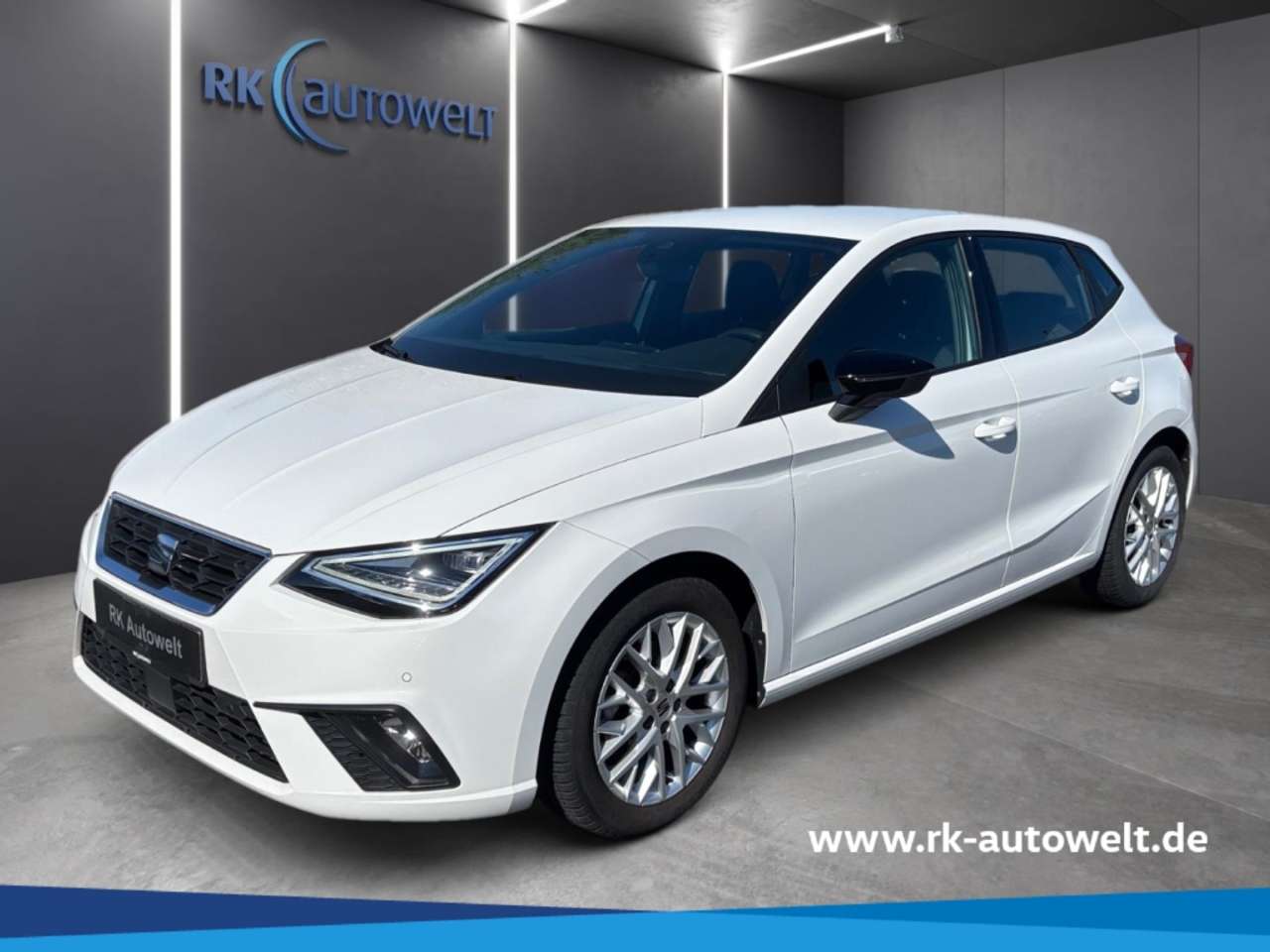 Seat Ibiza 2024 — 1.0 TSI FR LED Navi Dinamica Beats Kamera