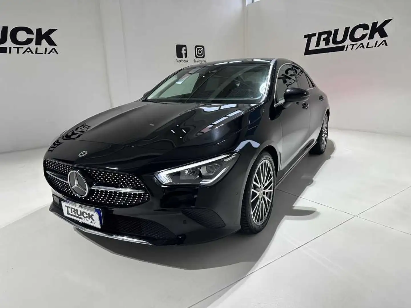 Mercedes-Benz CLA 180 - CLA Coupe 180 d Sport auto Černá - 1