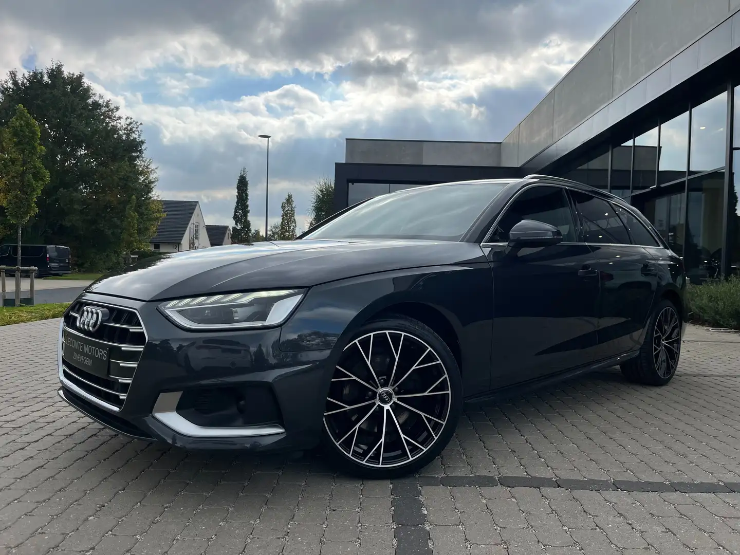 Audi A4 A4 Avant 35 TFSI S line Virtual/LED/HUD/Sportzetel Grijs - 2