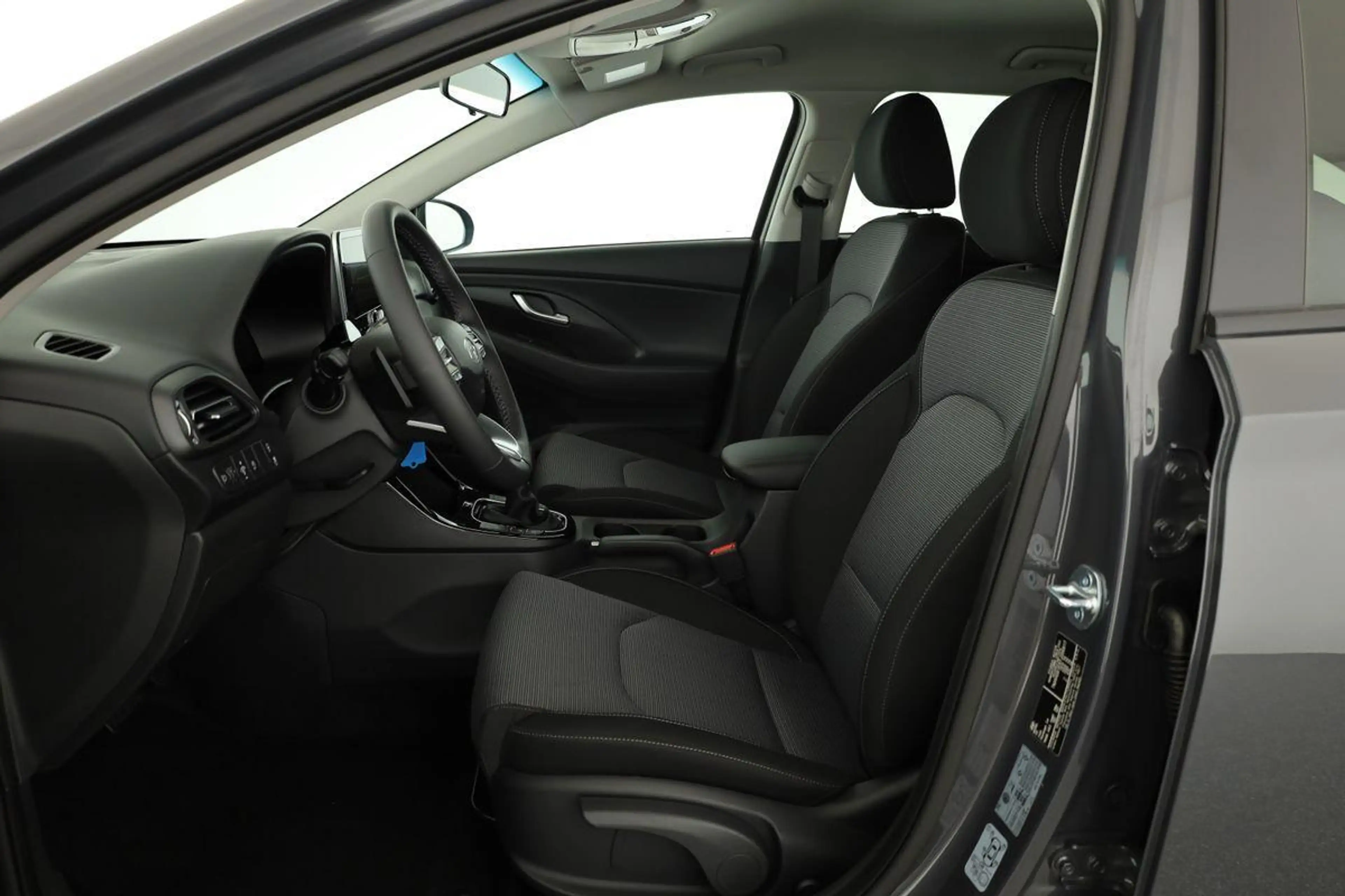 Hyundai i30 Kombi 1.6 T-GDI DCT, Navi, Kamera, 16-Zoll, 5 J... — photo 9