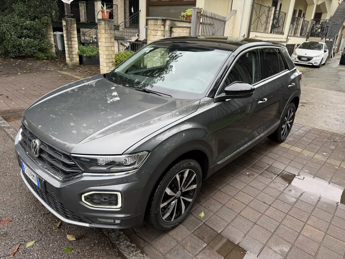Volkswagen T-Roc 1.0 tsi Style 115cv Grau - 1