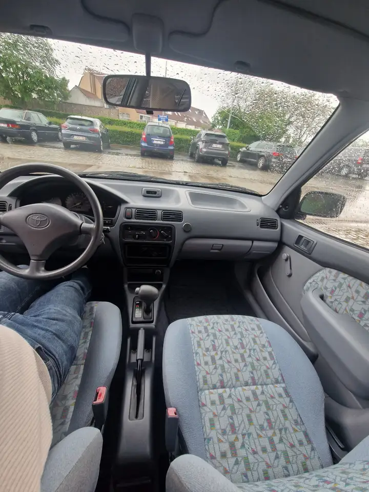 Toyota Starlet 1.3i 16v XT, foto 2