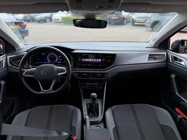 Volkswagen Polo view 2