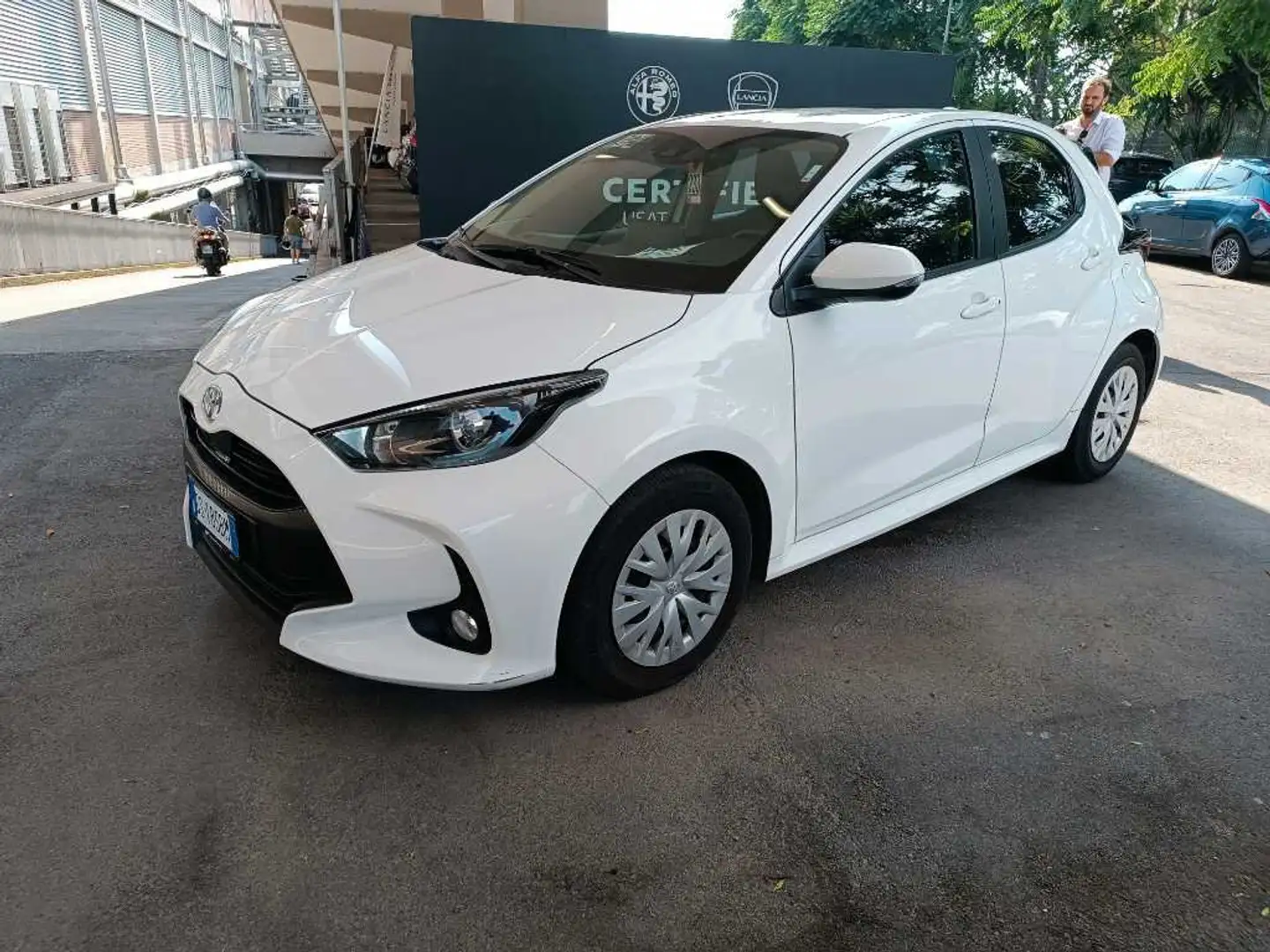 Toyota Yaris 4ª serie 1.0 5 porte Active - 1