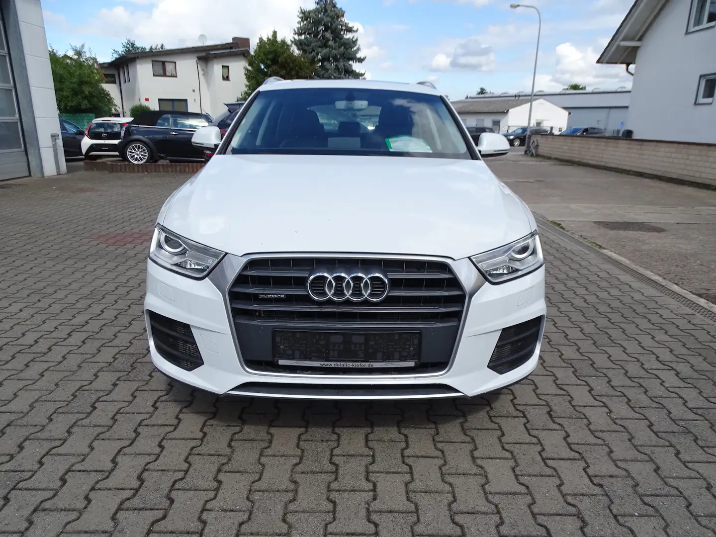 Audi Q3 2,0 TDI design quattro S-tronic, MMI+, Panorama, B Weiß - 2