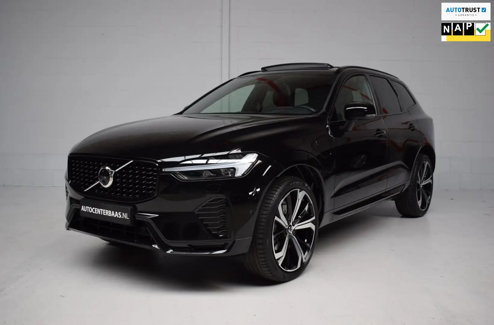 Volvo XC60 2.0 T6 Plug-in hybrid AWD R-Design FACELIFT / PANO Negro - 1