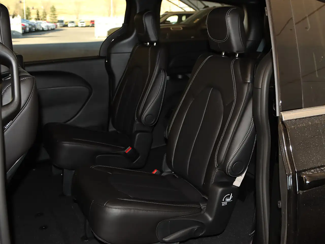 Chrysler Pacifica снимка Chrysler Pacifica