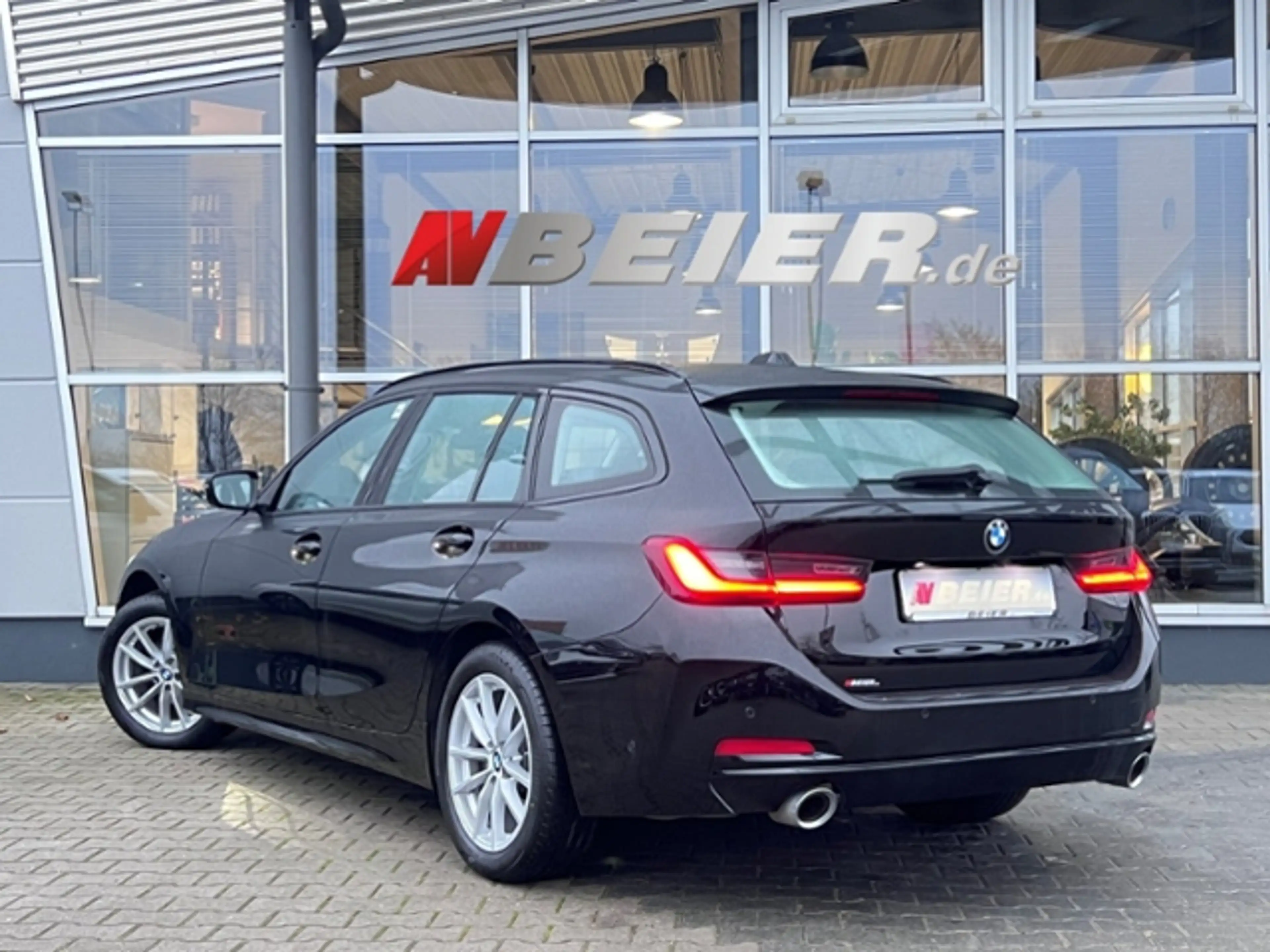 BMW 320 d xDrive LED HiFi ACC Sitzhz. Kamera DrivingProfe — photo 3