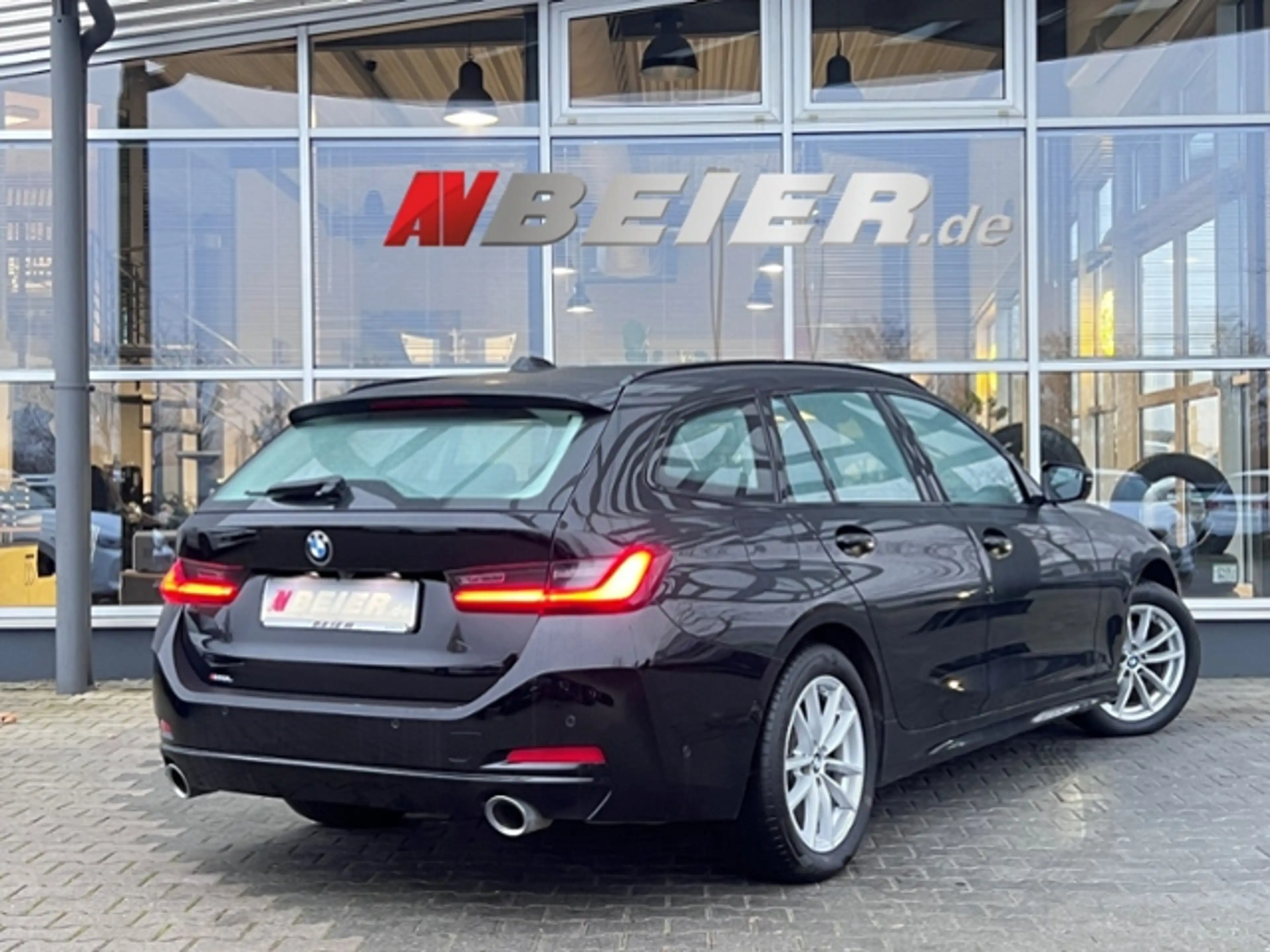 BMW 320 d xDrive LED HiFi ACC Sitzhz. Kamera DrivingProfe — photo 2