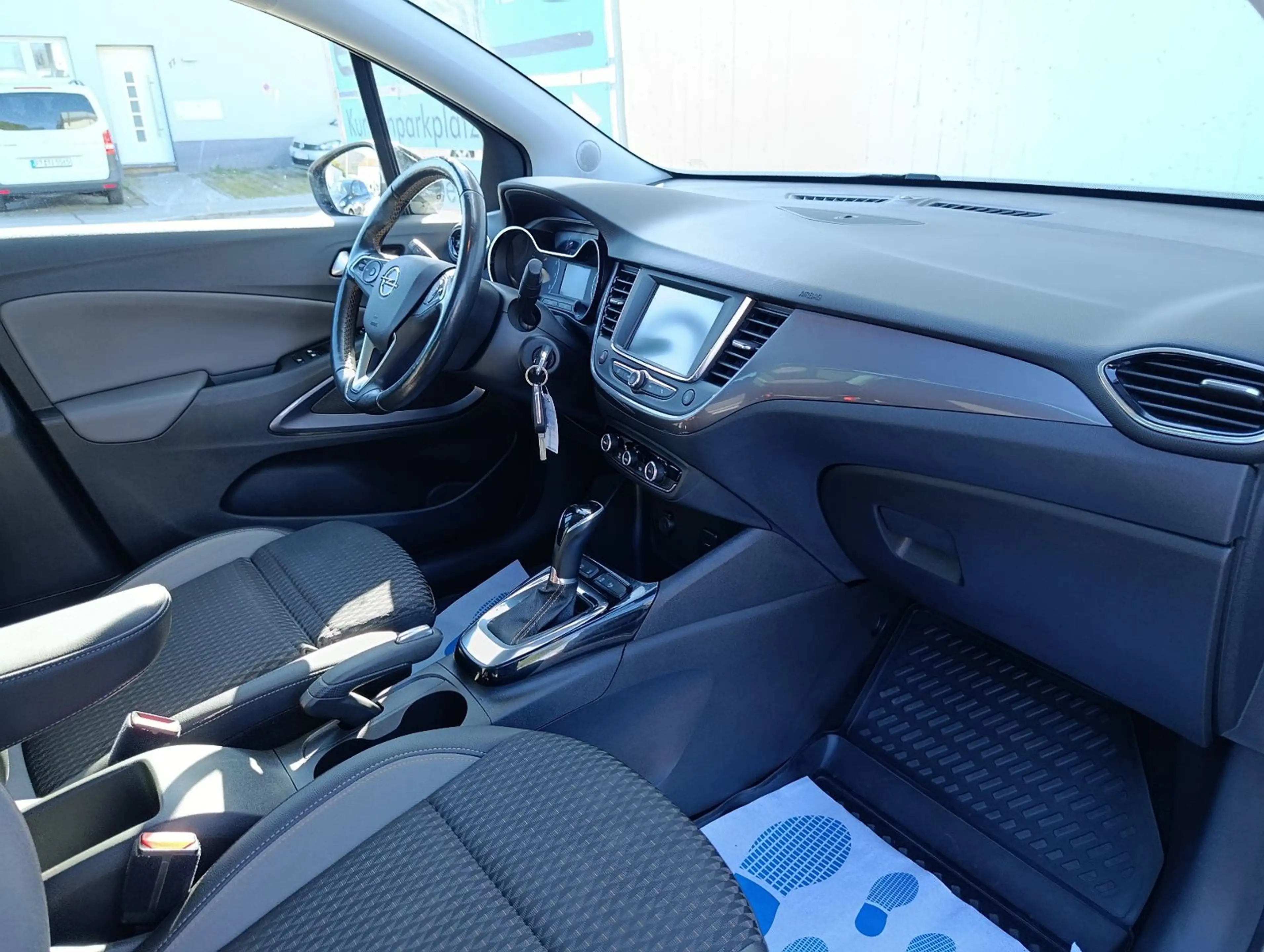 Opel Crossland X Innovation 1,5d LED PDC DAB SHZ — photo 15