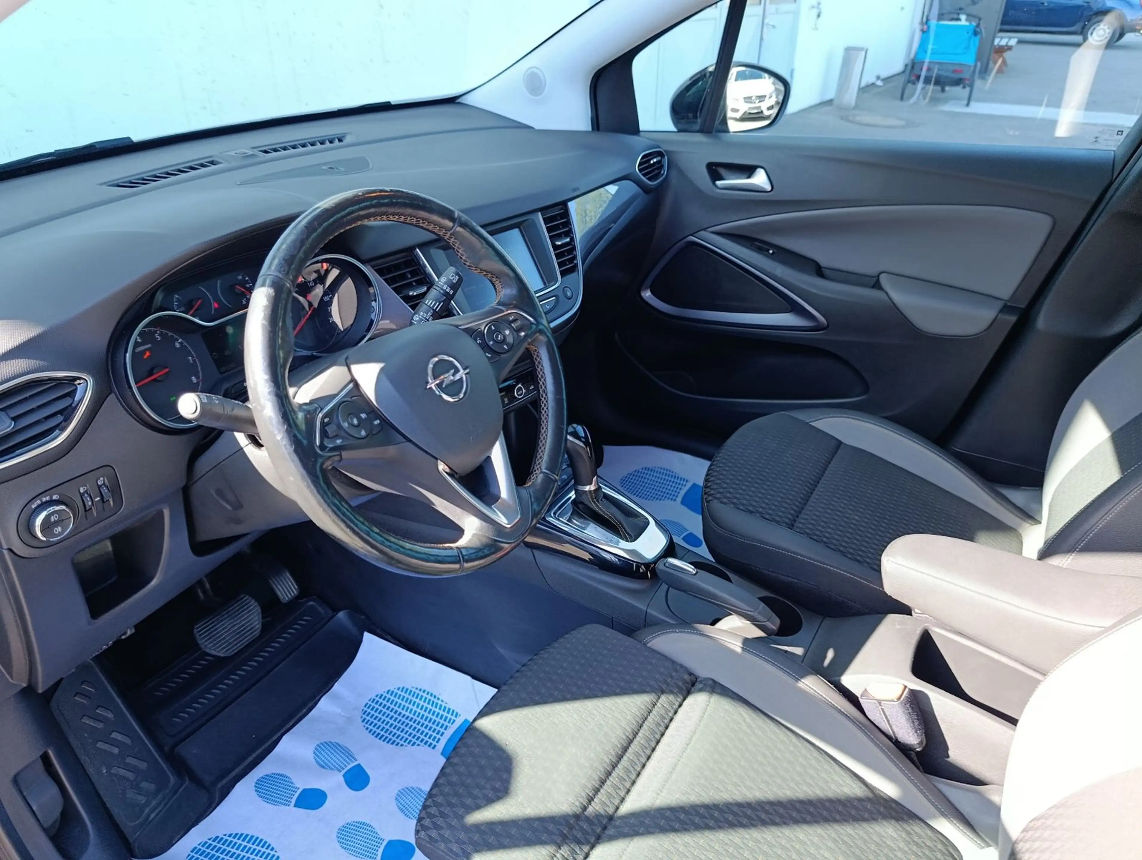 Opel Crossland X Innovation 1,5d LED PDC DAB SHZ — photo 10