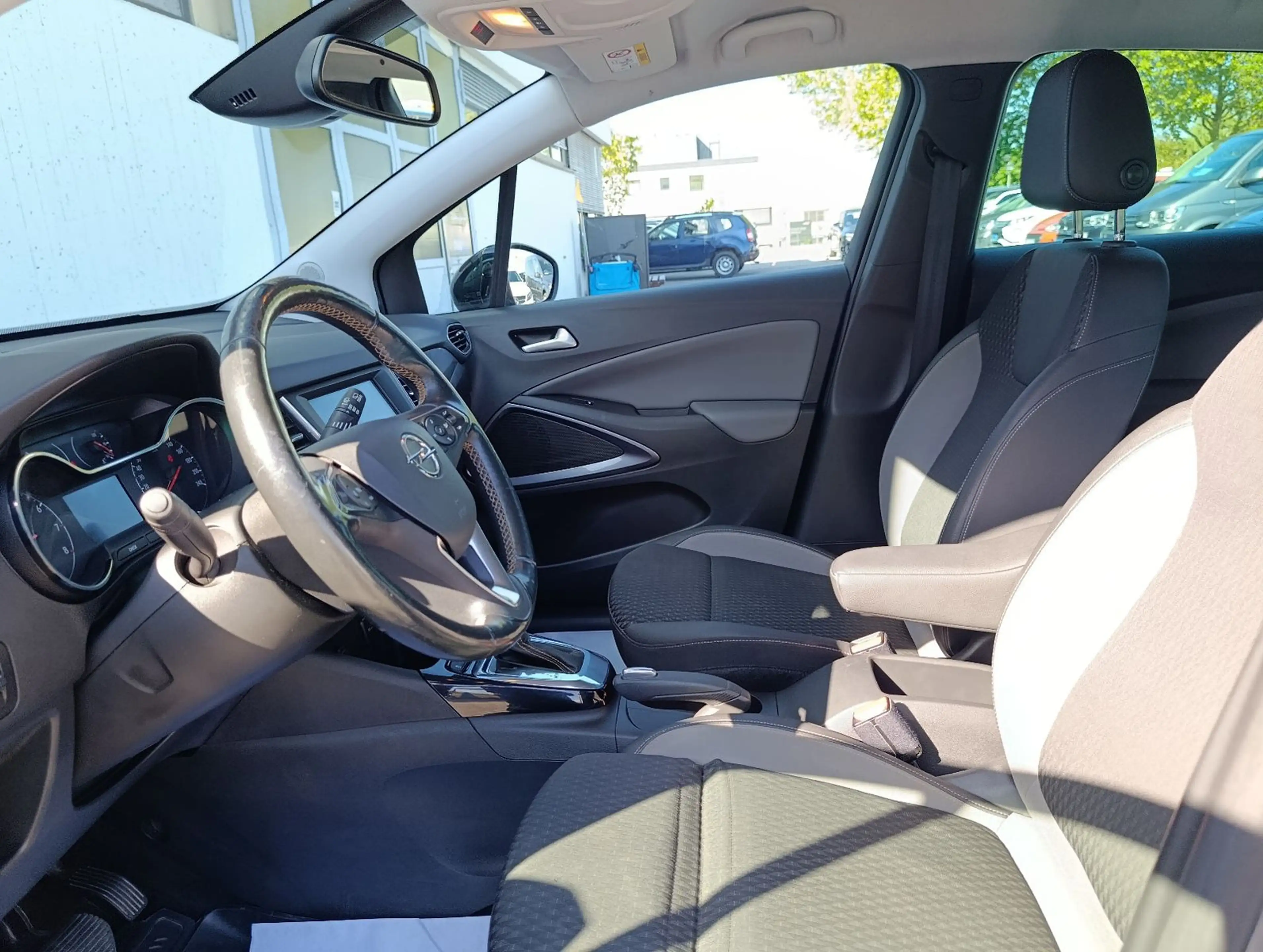 Opel Crossland X Innovation 1,5d LED PDC DAB SHZ — photo 11