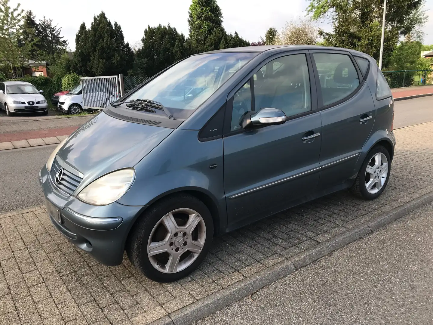 Mercedes-Benz A 170 Elegance Klima Alufelgen Fensterheber usw. Grau - 1