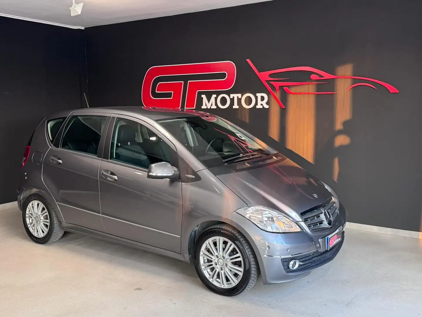 Mercedes-Benz A 160 Classe A - W/C 169 cdi Elegance AUTO, NEO Gris - 1