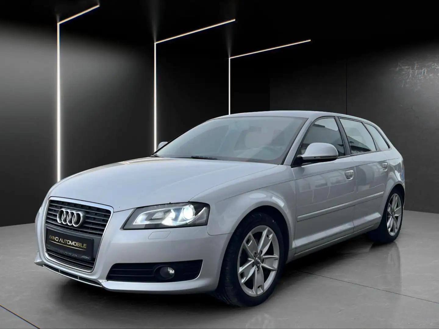 Audi A3 Sportback 2.0 TDI *Automatik*Standheiz.*BiXenon Silber - 2