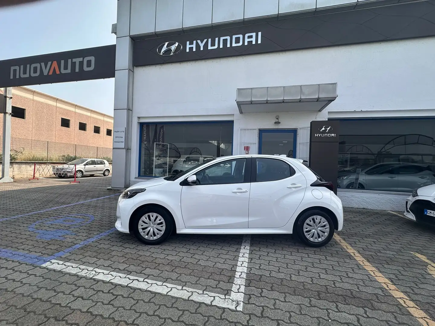 Toyota Yaris Yaris 1.0 Active Neo patentato Blanco - 2