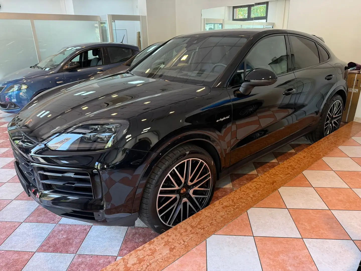 Porsche Cayenne Coupe 3.0 E-Hybrid 470 CV Nero - 1