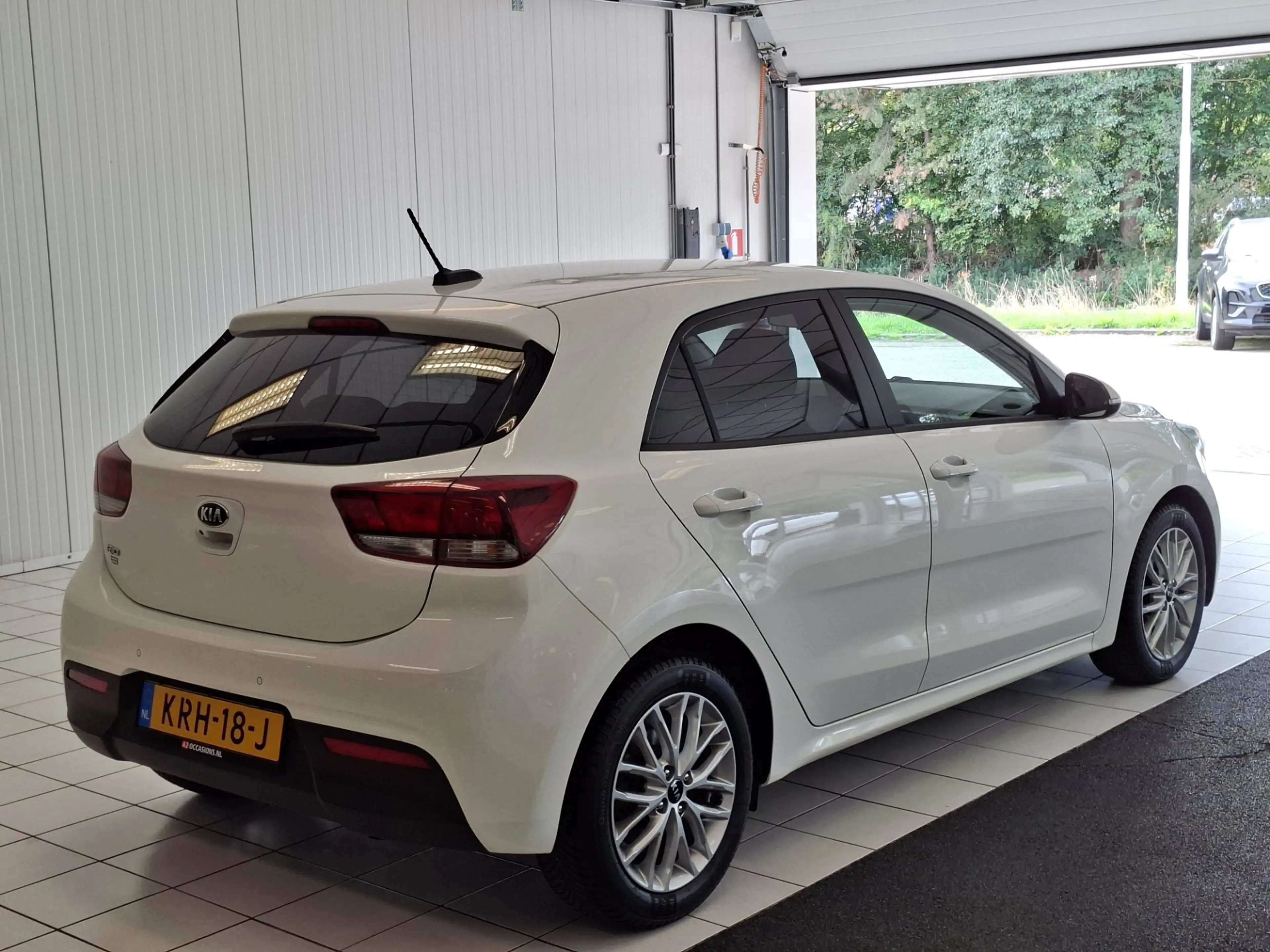 Kia Rio 1.2 (4 Cil) Carplay/Android auto/Camera/Clima/Blue — photo 2